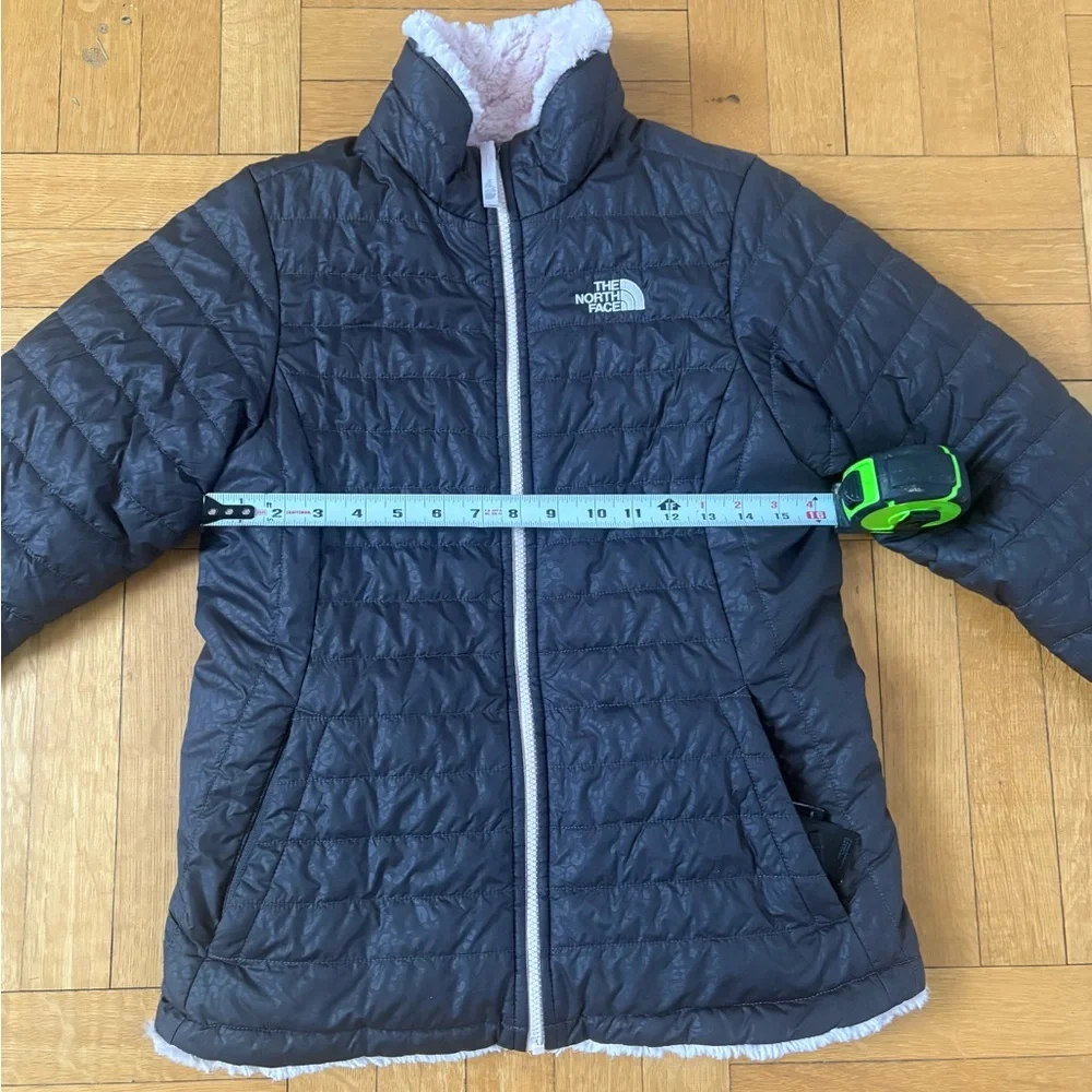 North Face Reversible Black and Pink Coat in Girls XL (size 18)
